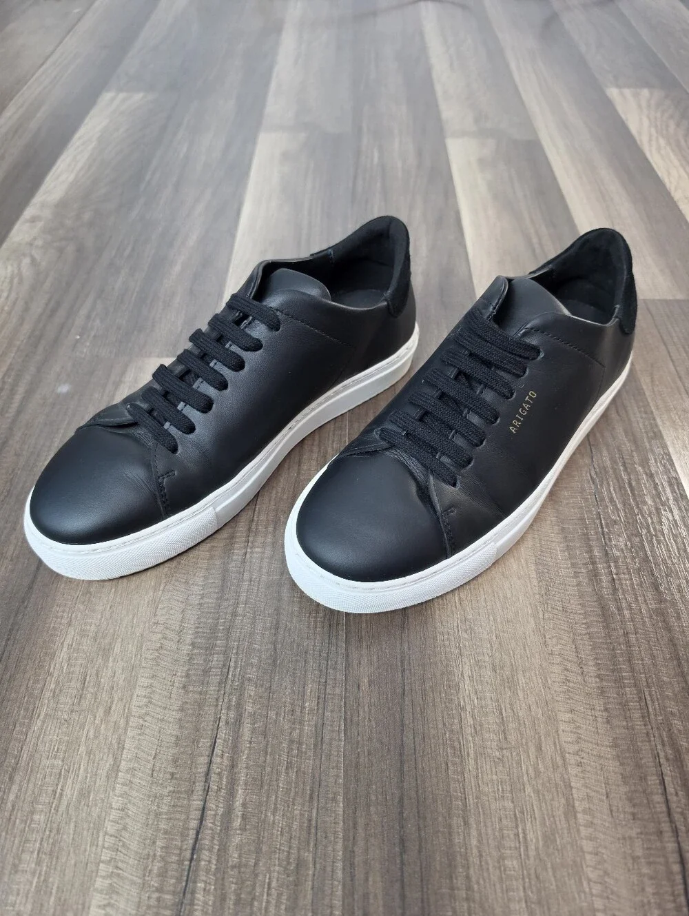 Axel Arigato Clean 90 Black Leather Minimalist Sneakers Gold Logo Clean Girl. 9